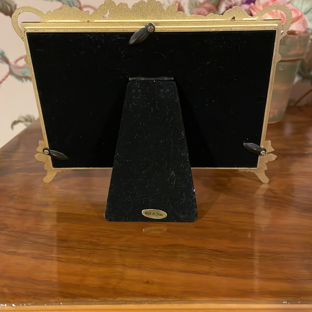Lawrence Gold picture frame 6 x 4 - Picture 4 of 5